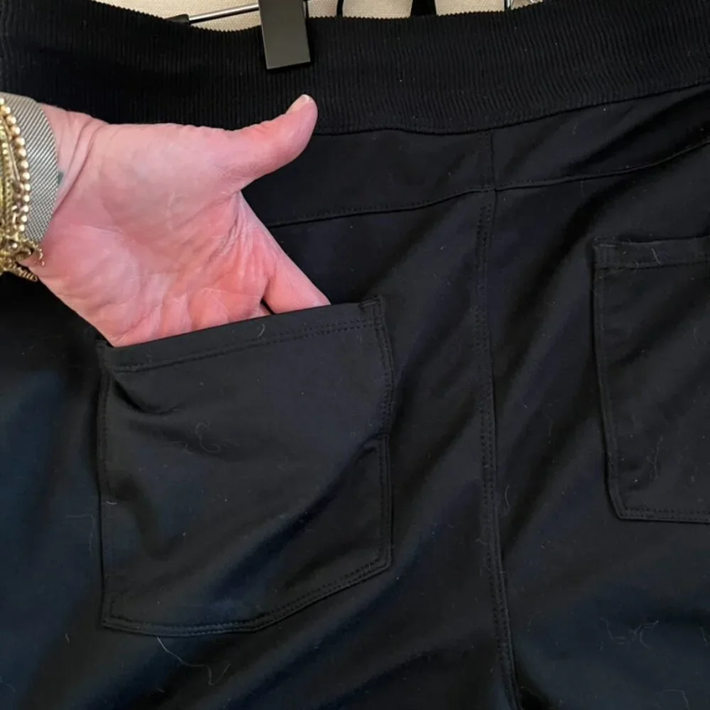 Athleta Black Joggers Women’s M Athleisure Travel Lounge Gorpcore Pants Pockets - Picture 9 of 14